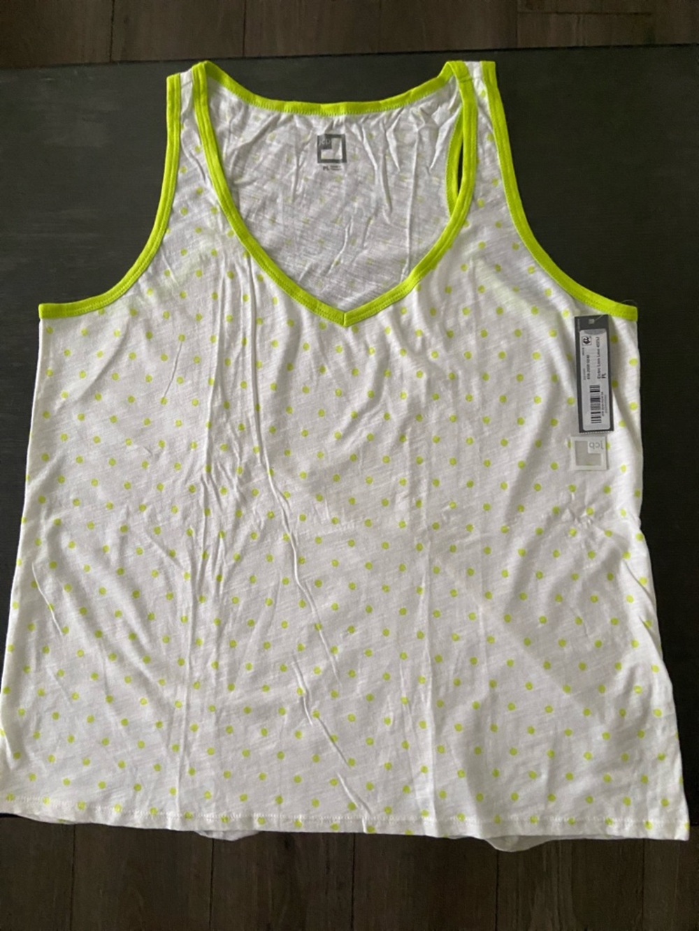 WHITE LIGHTWEIGHT TANK TOP LIME POLKA DOTS AND TRIM